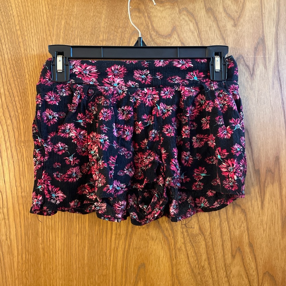 Mudd Floral Print Shorts